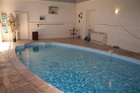 La piscine intérieure chauffée du Château
